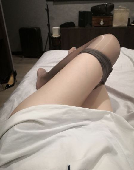 欧美美女性服务_迅雷1080