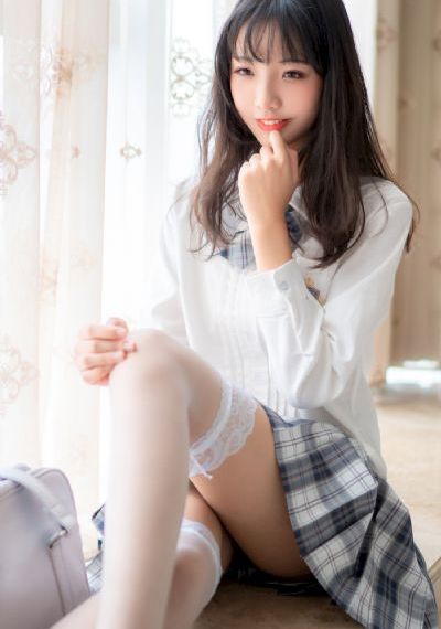 欧美明星毛衣套装街拍_4KBD在线观看