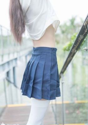 欧美裸体酒吧_4K电影免费在线
